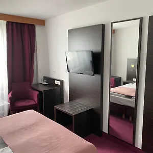 *** Hotel Montree Germania
